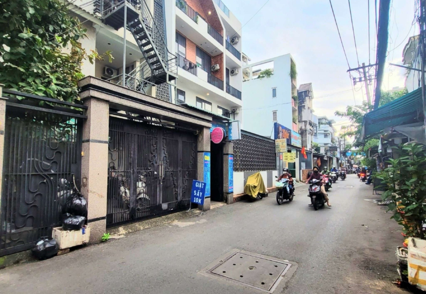 BÁN NHÀ MẶT TIỀN ĐƯỜNG THÔNG. KINH DOANH MỌI NGHÀNH NGHỀ  Nhà Cách Đường LÂM VĂN BỀN 50 mét