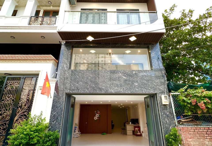 Bán nhà mặt tiền đường 3 xe hơi  Huỳnh tấn phát , P.Phú thuận ,QUẬN7 