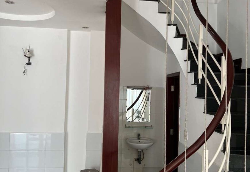 0909227199 Cần bán nhà hẻm xe hơi, sát mặt đường Lý Phục Man , P.Bình Thuận, Q7