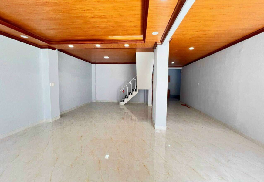 Bán nhà Đẹp, mặt tiền kinh doanh 1135 huỳnh tấn phát Q7