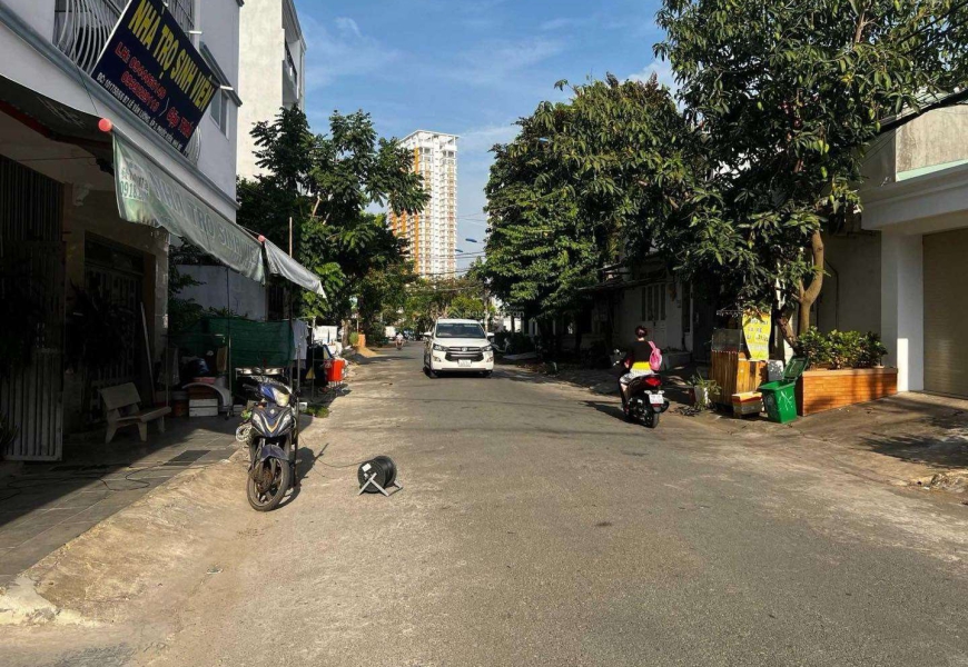 0909227199 Cần bán 1 lô đất duy nhất mặt tiền đường 12m khu B Làng Đại Học, xã Phước Kiển , Gần Lotte Q7 Khu dân cư hiện hữu, kinh doanh sầm uất