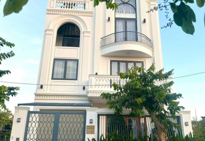 Bán biệt thự siêu đẹp..Giá 19,8tỷ TL,khu bộ công an,bảo vệ 24/24,phước kiểng nhà bè