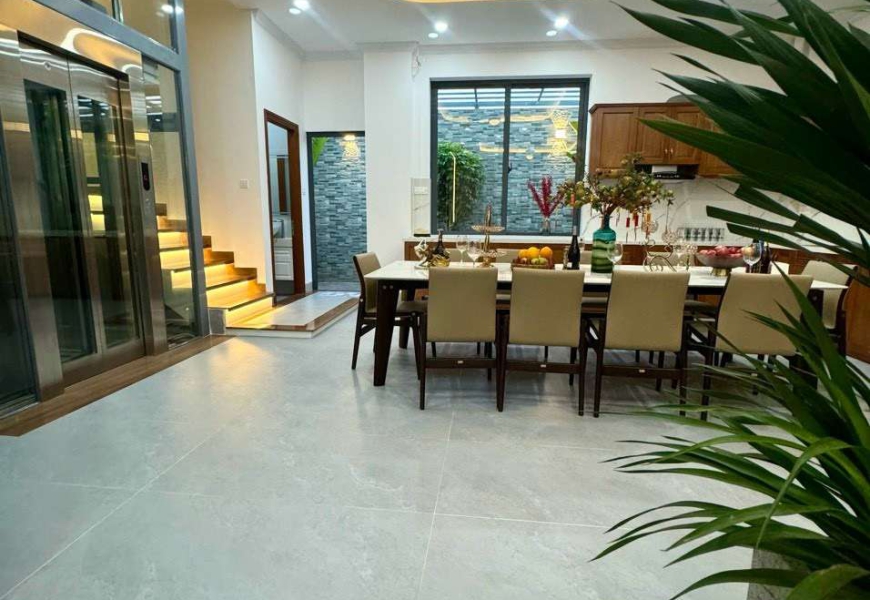Bán biệt thự siêu đẹp..Giá 19,8tỷ TL,khu bộ công an,bảo vệ 24/24,phước kiểng nhà bè