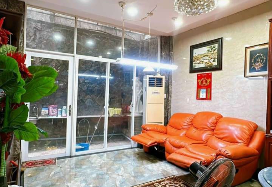 BIỆT THỰ SÁT PHÚ MỸ HƯNG, CÁCH BIG C 500M, 7.6 X 18M 