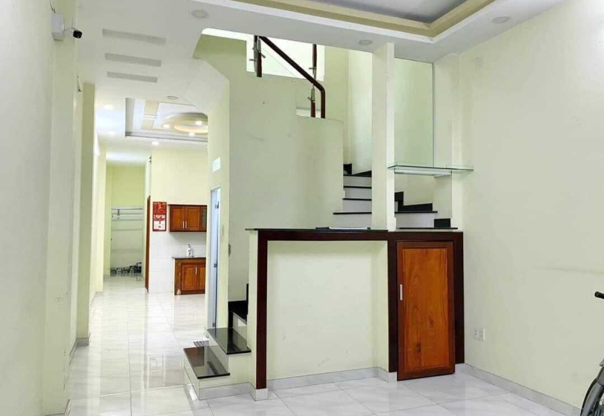 Bán nhà Đường 18, P Tân Phú, Q7