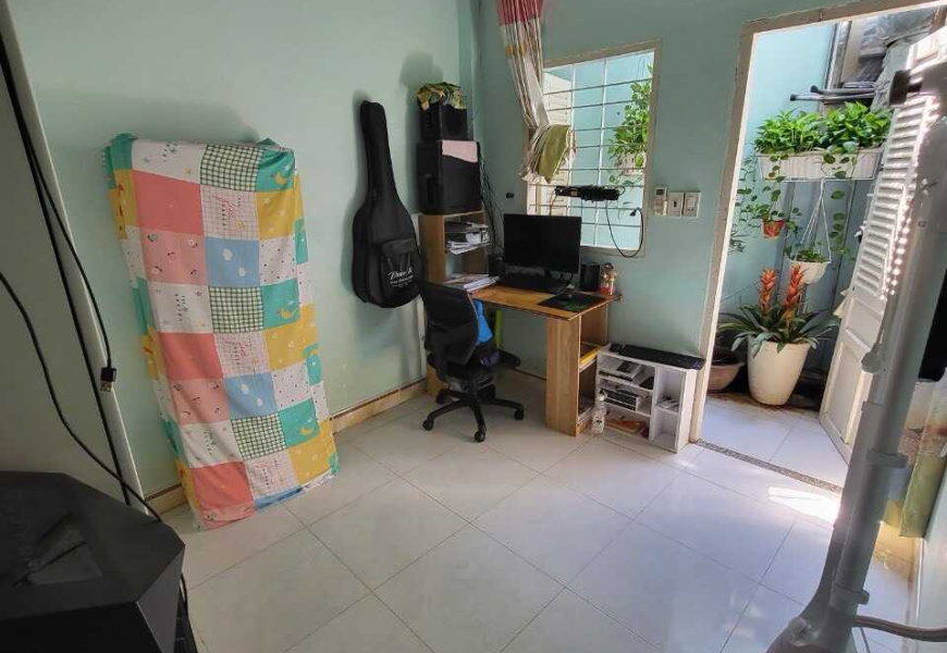 Giảm bán gấp còn 3,5tỷ TL..nhà Q1 Bán nhà hẻm 2,6m đường nguyễn cư trinh Q1