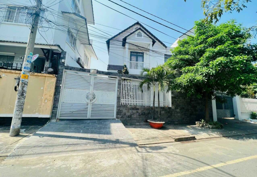 Đã có giấy tờ đi mỹ..cần bán nhanh giảm 2,5 tỷ…..Giá mới 16tỷ quá tốt  BÁN BIỆT THỰ KDC PHÚ THUẬN - P.PHÚ THUẬN QUẬN 7 - SAU LƯNG ĐIỆN MÁY XANH PHÚ MỸ