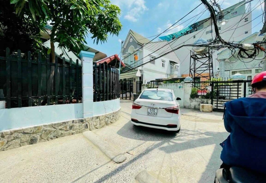 Hàng hót…chỉ 61tr/m hẻm xe hơi Có GPXD: 1 hầm 4 tầng+ tum  Bán nhà cấp 4 hẻm xe hơi 4,5m đường huỳnh tấn phát,p phú thuận Q7