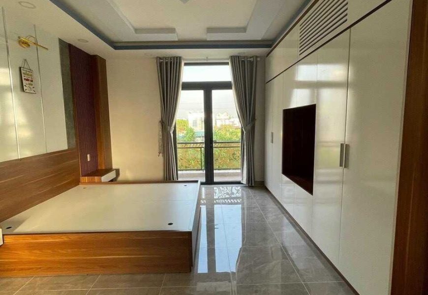 0909227199 BIỆT THỰ MINI MỚI XÂY: 9M x 10M XD 4 TẦNG- FULL NỘI THẤT - 6.7 TỶ TL- HẺM 7M (xe hơi). - Vị trí: thuộc KDC Hoàng Hoa, đường Nguyễn Bình (tới nhà 50m), Nhơn Đức, Nhà Bè, gần ngã 4 (vòng xoay) Lê văn Lương - Nguyễn Bình