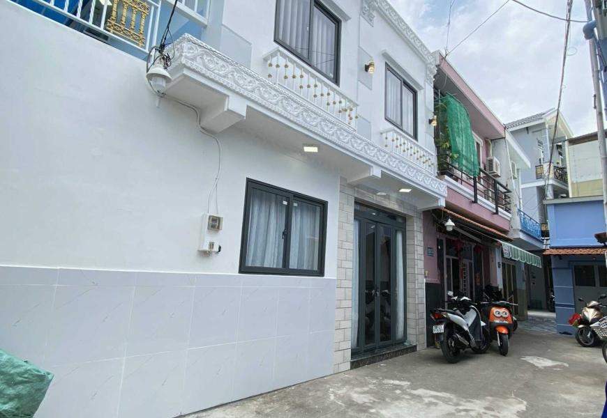 Giá tốt nhất tại phường Tân Phú , quận 7 cách mặt tiền Huỳnh tấn phát 80m . Giá chỉ với 4 tỷ 490