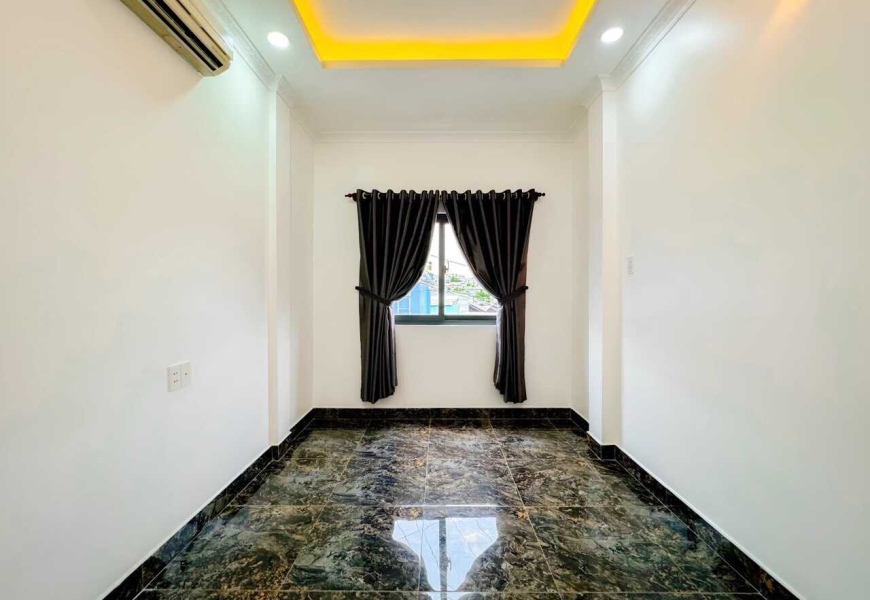 Giá tốt nhất tại phường Tân Phú , quận 7 cách mặt tiền Huỳnh tấn phát 80m . Giá chỉ với 4 tỷ 490