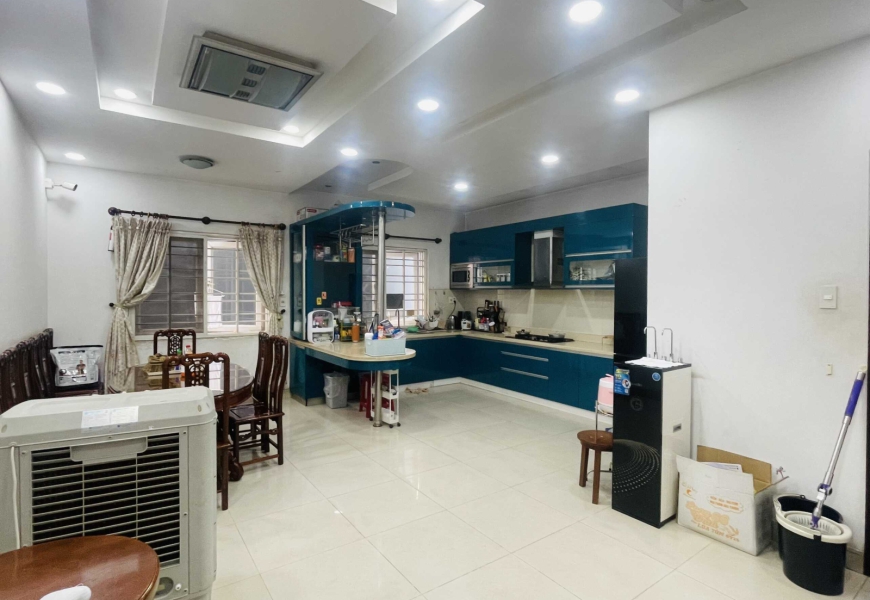 Bán nhà mặt tiền đường số kdc Trung Sơn,sát bên quận 7 và Q8