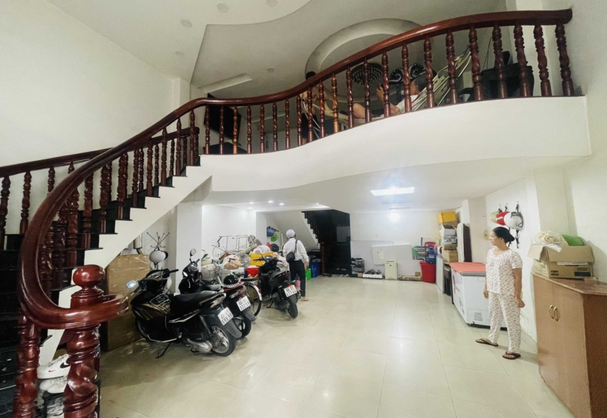 Bán nhà mặt tiền đường số kdc Trung Sơn,sát bên quận 7 và Q8