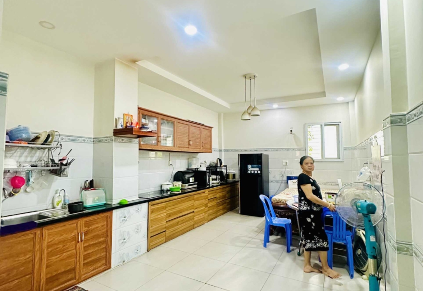 0914020039 EM DUNG GIẢM GIÁ NAY CÒN 9TỶ  Bán nhà 3Tầng  hẻm 5m P.Tân Quy Quận 