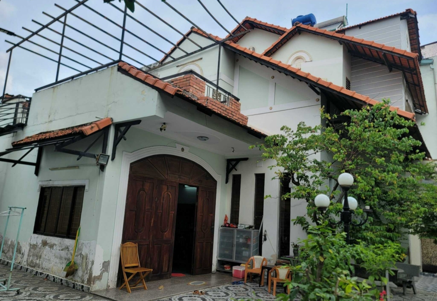 0909227199 Cần bán nhà sân vườn hẻm đường Nguyễn Thị Thập, Phường Bình Thuận- Q7