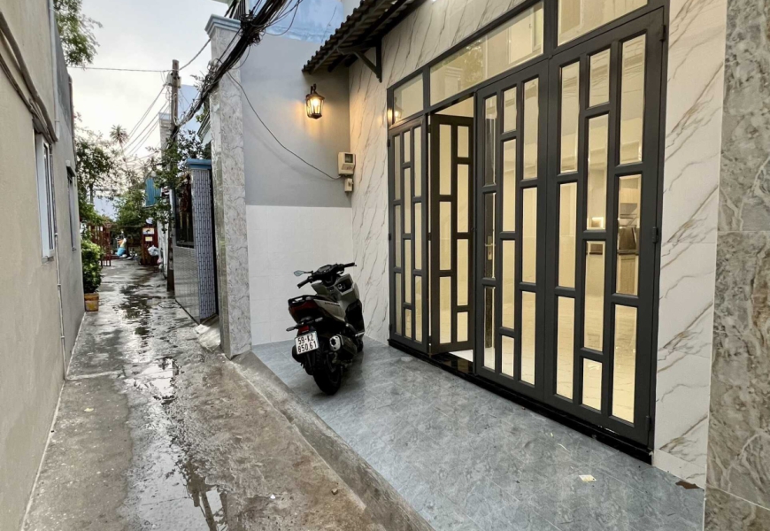 Nhà hẻm 1506/12/4 đường Huỳnh Tấn Phát Q.7