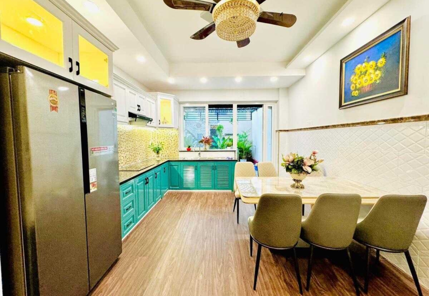 Bán nhà đẹp sang chảnh,mặt tiền đường số p Tân quy,Q7 Dt 4x25m,nhà 1 trệt 3 lầu,có 5pn,tolet riêng các phòng,full nội thất,cách Vali vào ở thôi  Giá 14tỷ 860tr còn TL