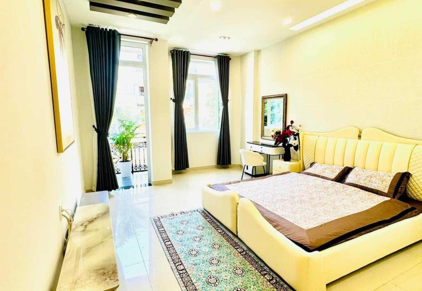 Bán nhà đẹp sang chảnh,mặt tiền đường số p Tân quy,Q7 Dt 4x25m,nhà 1 trệt 3 lầu,có 5pn,tolet riêng các phòng,full nội thất,cách Vali vào ở thôi  Giá 14tỷ 860tr còn TL