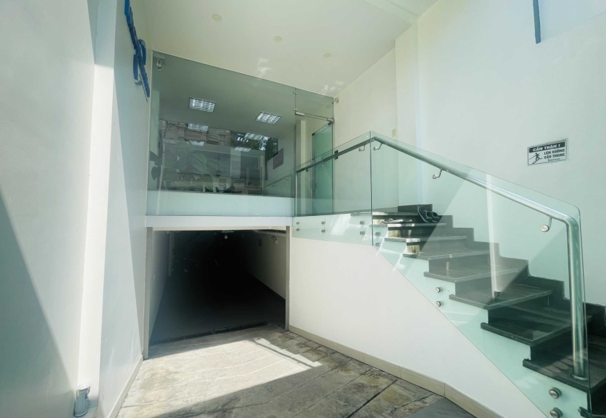 Giảm 800tr..Giá mới 17 tỷ TL -Nhà 1 Hầm 5 tầng...  - Bán nhà MT đường số Nguyễn Thị Thập,P Tân Quy,Gần Lotte Mark Q7