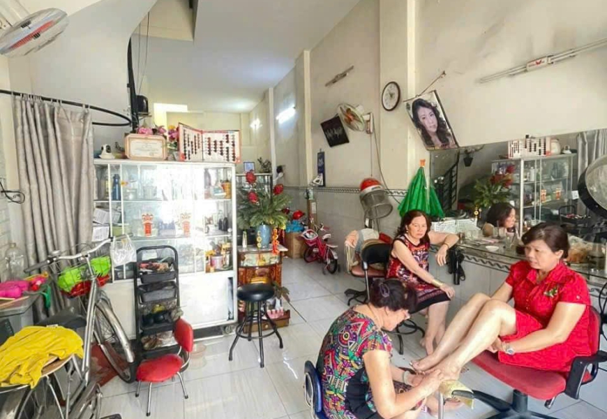 NHÀ 2 TẦNG -MẶT TIỀN KINH DOANH - GẦN CHỢ TÂN MỸ - QUẬN 7 . HẺM XE HƠI - NHÀ ĐANG KINH DOANH TIỆM LÀM TÓC - 1 BƯỚC RA NGUYỄN THỊ THẬP