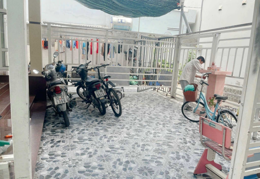 Bán nhà cấp 4 đường Huỳnh Tấn Phát, phường Phú Thuận, quận 7