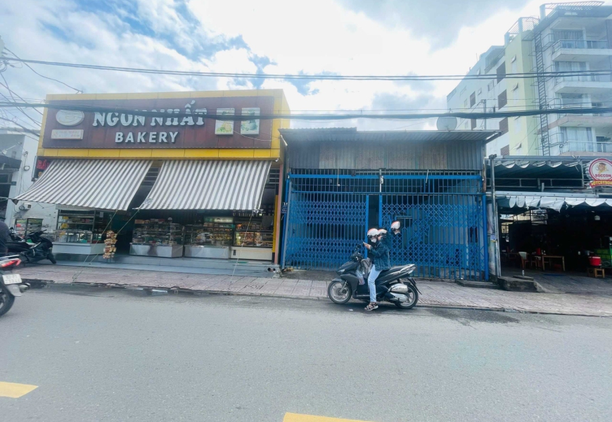 Bán nhà cấp 4,mặt tiền lê văn lương,xã phước kiểng,sát bên phú mỹ hưng Q7