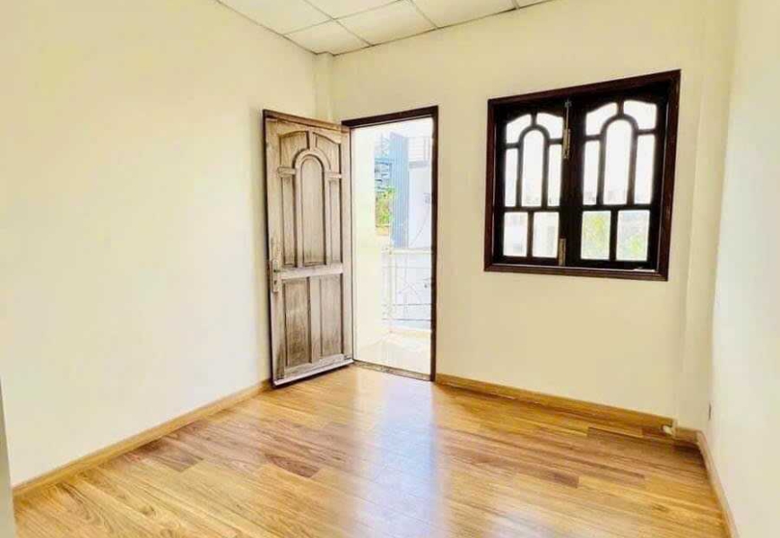 Nhà bán - Hẻm 8m 28/ Lương Văn Can P15 Q.8