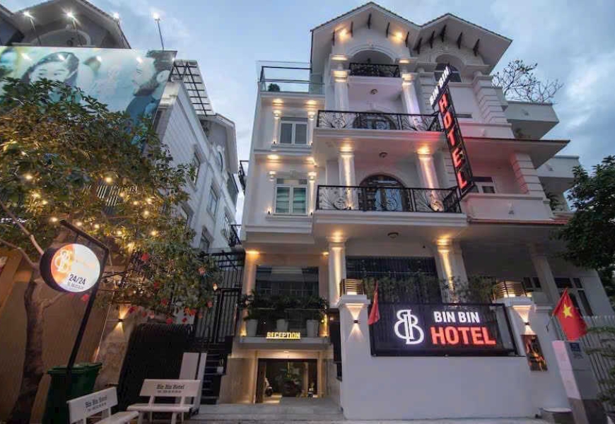 BÁN BIỆT THỰ HIM LAM TÂN HƯNG QUẬN 7 ( HIỆN ĐANG CHO THUÊ LÀM KHÁCH SẠN )