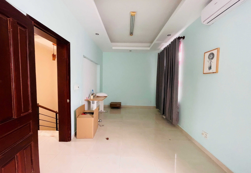 Bán nhà khu compoud Hưng Thái 2,Phú Mỹ Hưng Q7