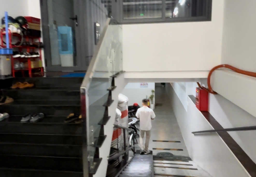 Bán căn hộ dịch vụ 7 tầng thu nhập 80tr/th..Giá 19,9tỷ -mặt tiền đường số,ngay trung tâm Q7