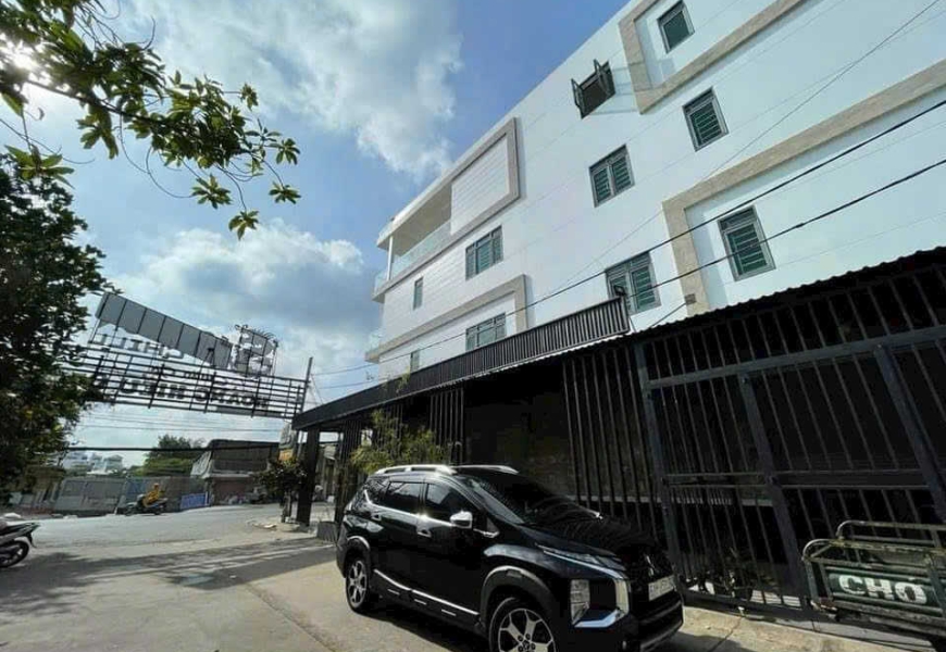 BÁN HOẶC CHO THUÊ NHÀ 3 LẦU - GÓC 2 MẶT TIỀN LÂM VĂN BỀN, QUẬN 7 - CÓ THANG MÁY