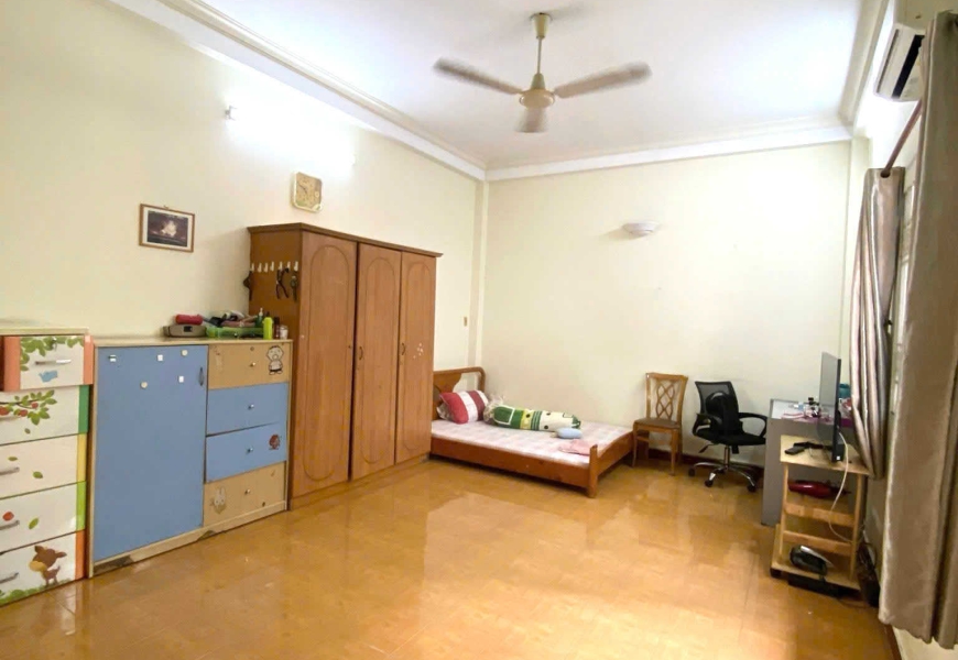 Bán nhà mặt tiền đường Huỳnh Tấn Phát - phường Phú Mỹ - quận 7 khu vực sầm uất kinh doanh mua bán, gần các quận trung tâm
