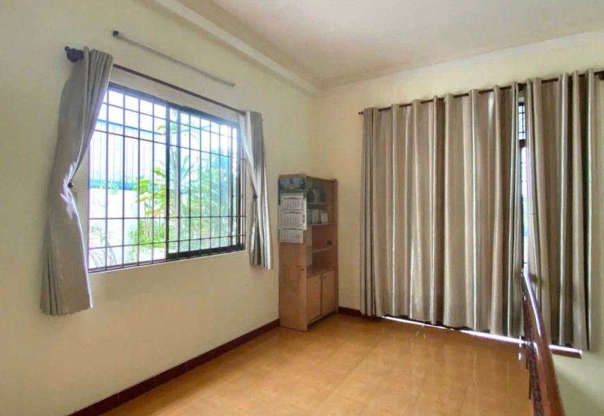 Bán nhà mặt tiền đường Huỳnh Tấn Phát - phường Phú Mỹ - quận 7 khu vực sầm uất kinh doanh mua bán, gần các quận trung tâm