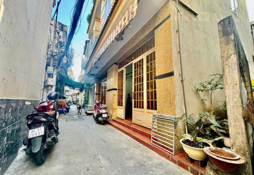 Bán nhanh, nhà 997 Trần Xuân Soạn. P Tân Hưng Q7