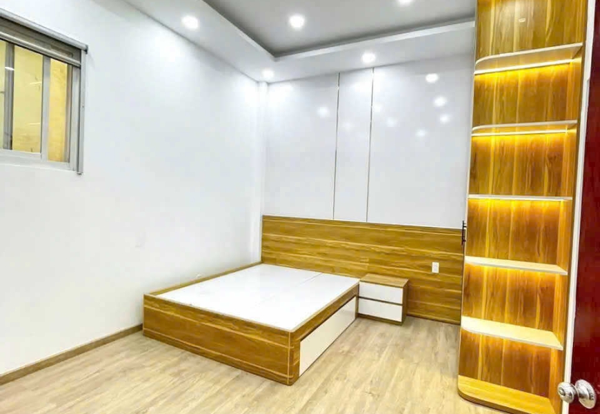 BÁN GẤP NHÀ ĐƯỜNG ĐÔI 24M P. TÂN KIỂNG, QUẬN 7 