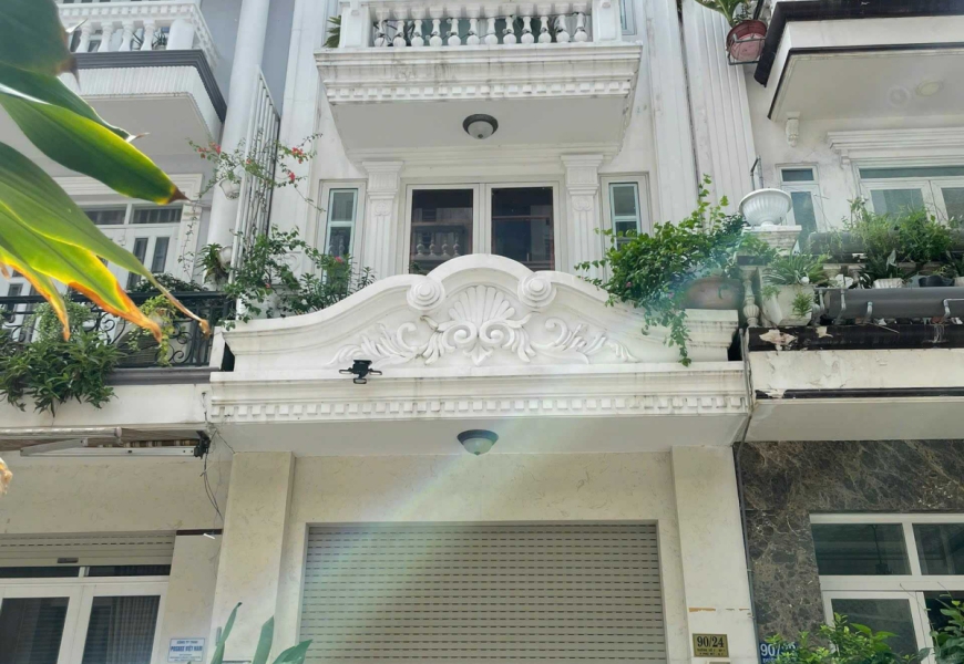 Nhà phố quận 7 cực đẹp đầy đủ nội thất, đường Hoàng Quốc Việt, phường Phú Mỹ