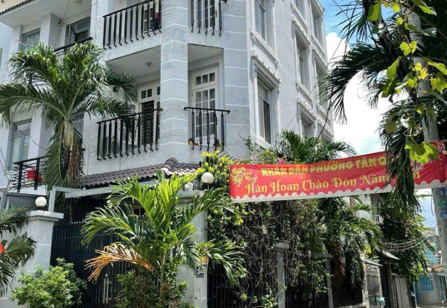 Bán Nhà Căn Góc 2 mặt tiền đường số Tân Quy Quận 7