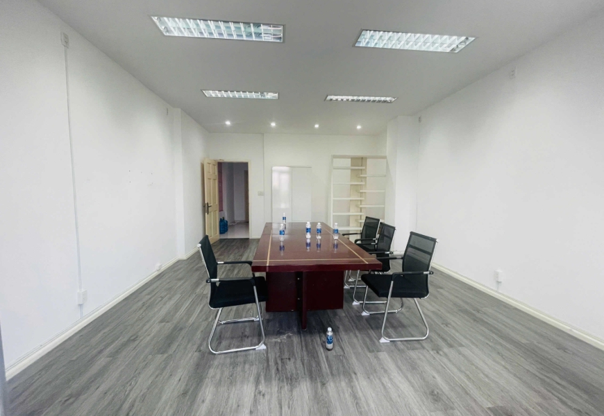 Cho thuê sàn 100m2 tầng 3(gồm 2 phòng trước sau,có 2 máy lạnh,thích hợp vừa ở vừa làm cty văn phòng)