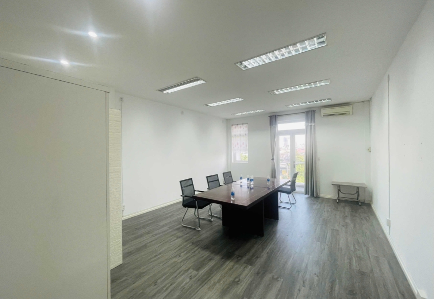 Cho thuê sàn 100m2 tầng 3(gồm 2 phòng trước sau,có 2 máy lạnh,thích hợp vừa ở vừa làm cty văn phòng)