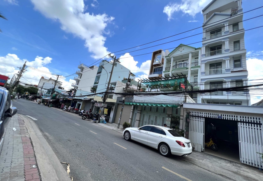Bán Khách sạn mặt tiền bùi văn ba Q7