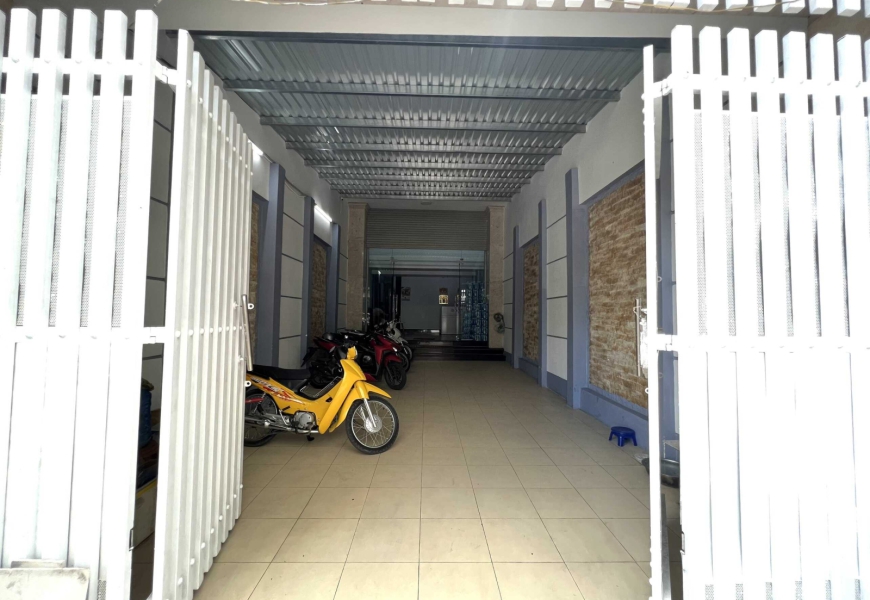 Bán Khách sạn mặt tiền bùi văn ba Q7