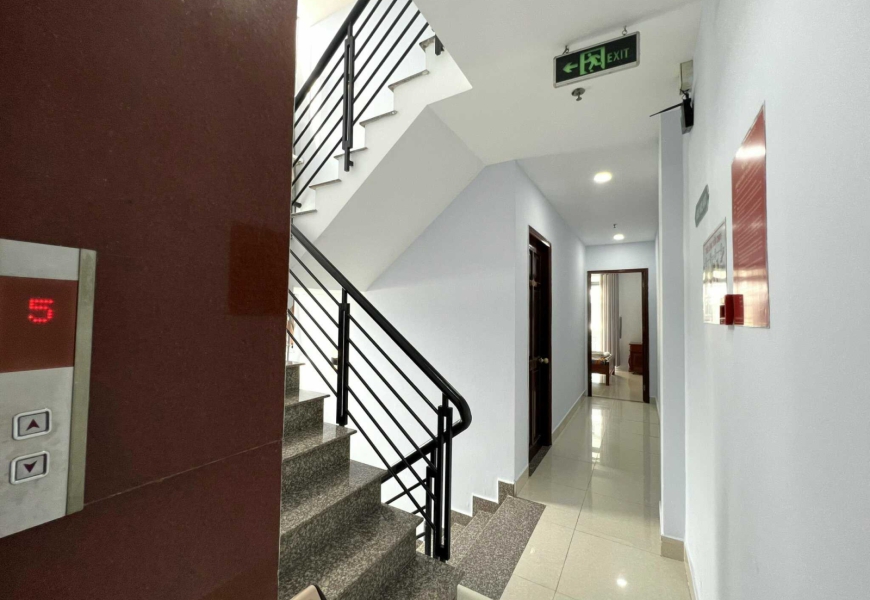 Bán Khách sạn mặt tiền bùi văn ba Q7
