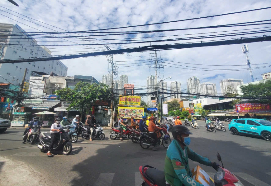 Hàng Hót..Bán nhà nhà Góc 2MT Nguyễn Thị Thập, và Lê Văn Lương Quận 7