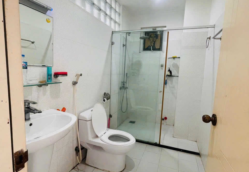 Cho thuê Phòng 30m2 tầng 2 có đầy đủ tiện nghi,bếp,tủ lạnh,giường,tủ,nệm,máy lạnh,máy giặt - HIM LAM, QUẬN 7