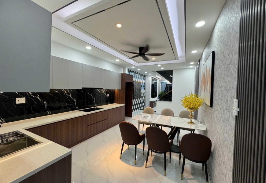 Hàng hót..Bán nhà 3 tầng hẻm 3,5m đường Huỳnh tấn phát,p Tân Phú Q7
