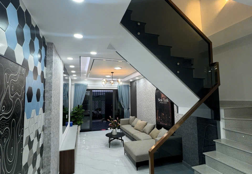 Hàng hót..Bán nhà 3 tầng hẻm 3,5m đường Huỳnh tấn phát,p Tân Phú Q7