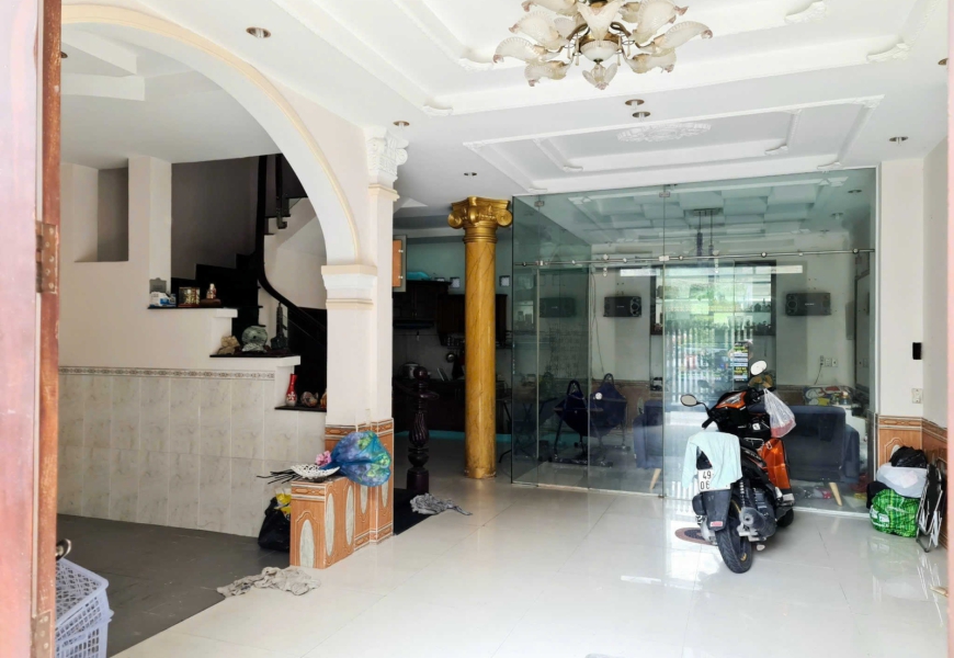 Bán nhà MT đường 5 phường bình thuận quận 7