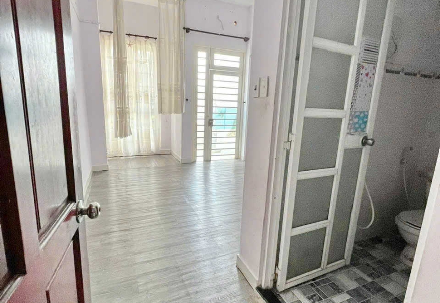 BÁN NHÀ HẺM NGUYỄN THỊ THẬP Q7