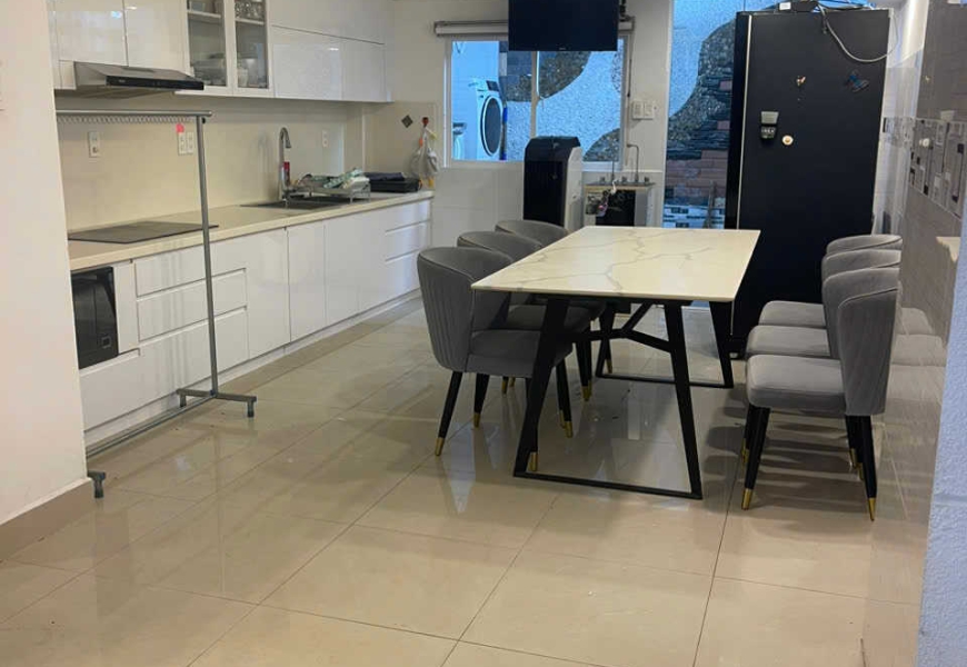 Cho Thuê Nhà Đẹp,nguyên căn,Full nội thất Mặt tiền đường số, Tân Qui, Q7