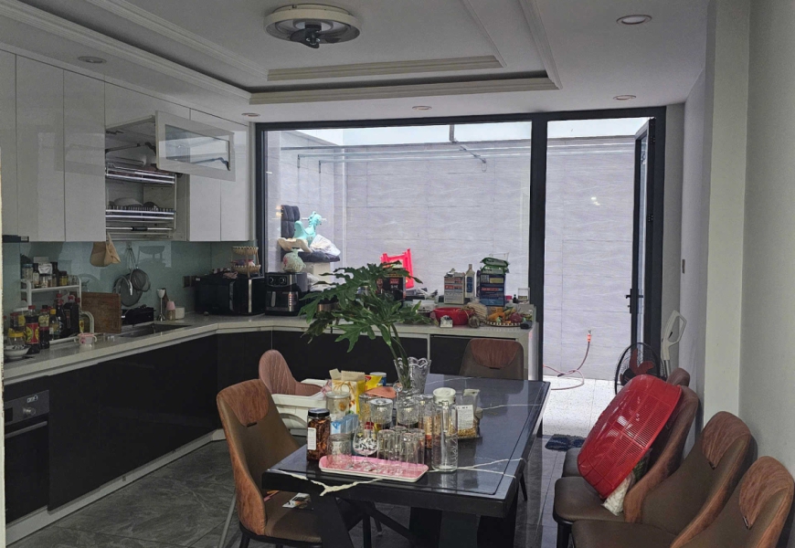 Bán nhà MT đường kinh doanh 17,p Tân quy Q7